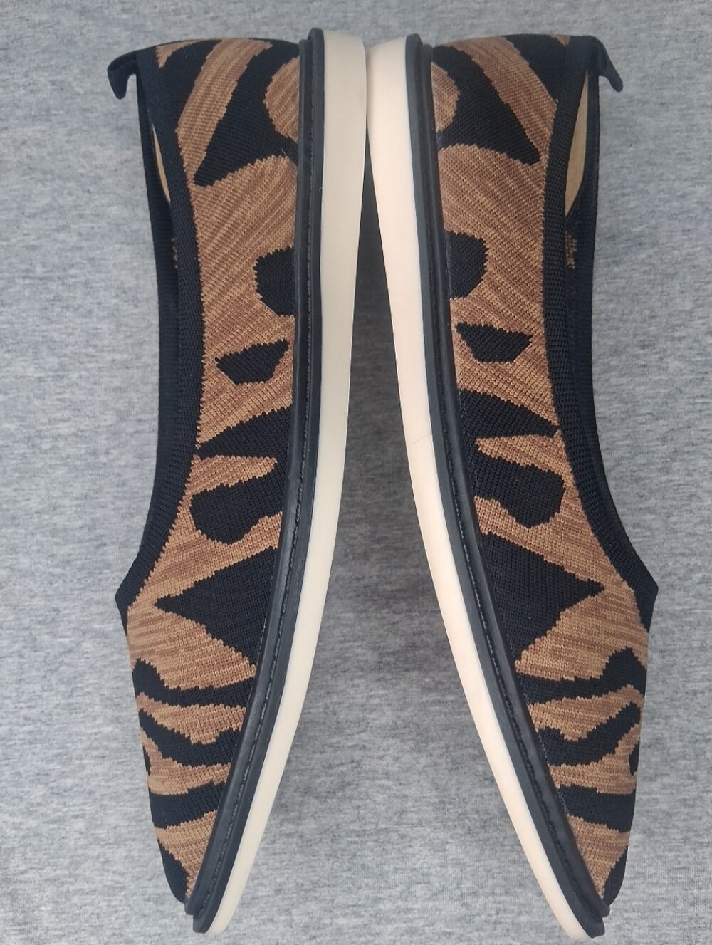 Louise et Cie Leopard Print Flat Shoes Pointed Toe Slip On Business Casual 8.5